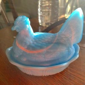 Fenton slag hen on nest